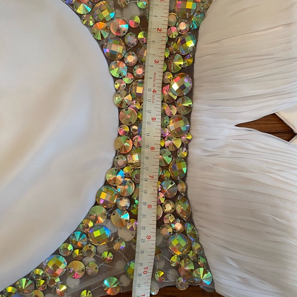 Alyce Paris Size 0 White Jeweled Formal Gown - Picture 8 of 10